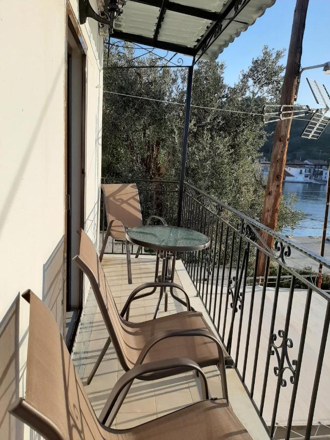 Chiona΄S Apartments By The Sea Paleo Trikeri Εξωτερικό φωτογραφία