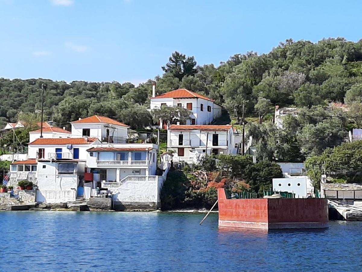 Chiona΄S Apartments By The Sea Paleo Trikeri Εξωτερικό φωτογραφία