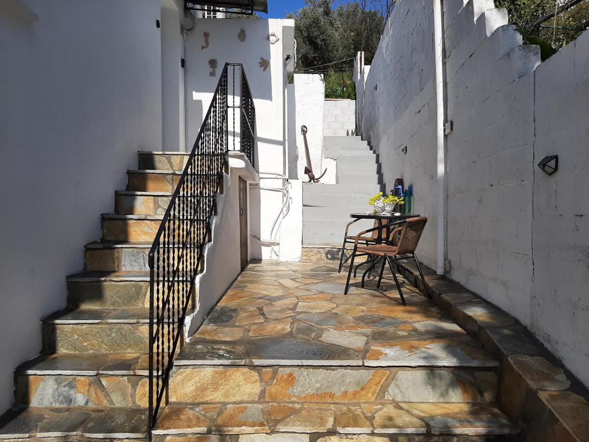 Chiona΄S Apartments By The Sea Paleo Trikeri Εξωτερικό φωτογραφία