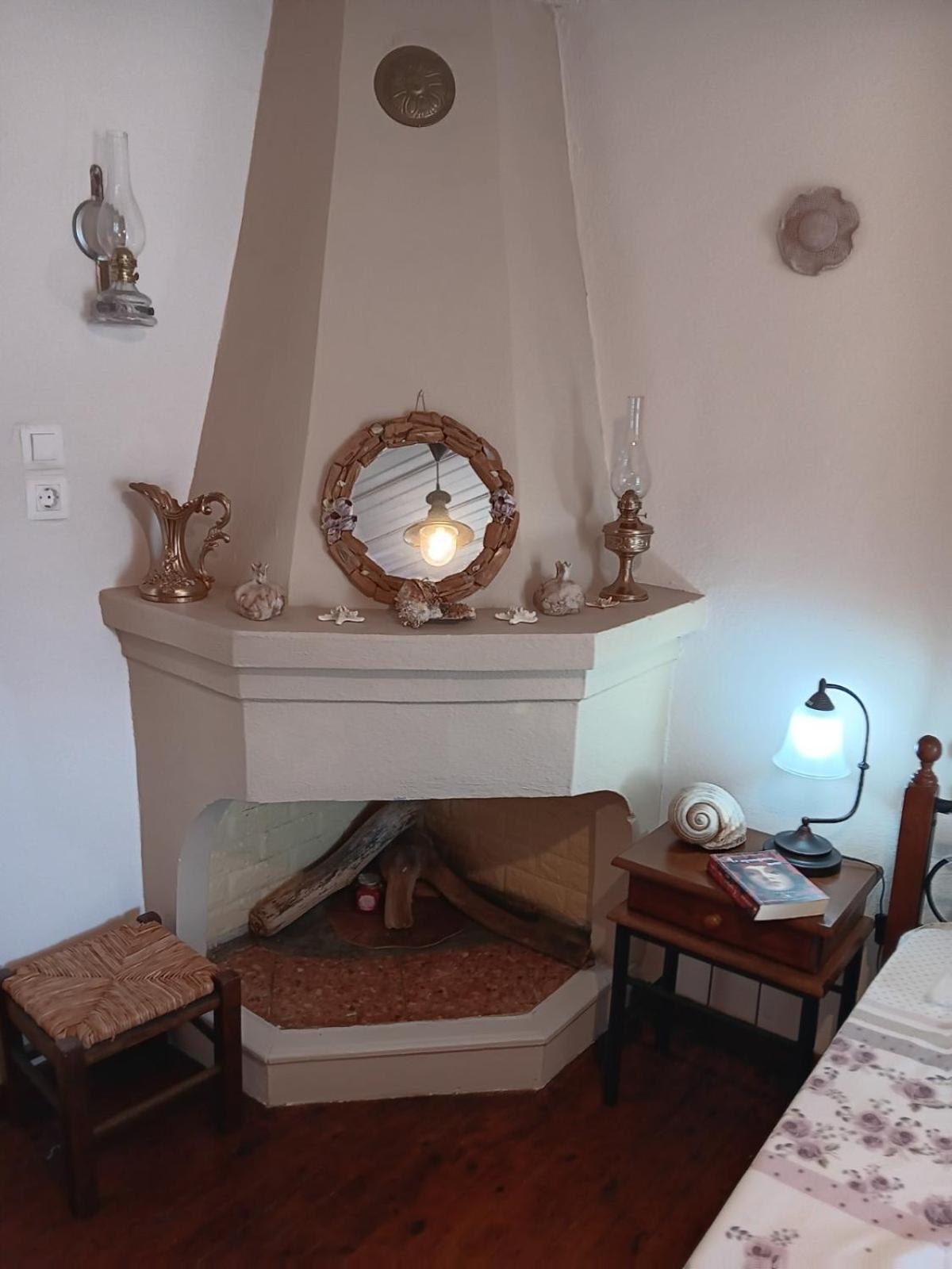 Chiona΄S Apartments By The Sea Paleo Trikeri Εξωτερικό φωτογραφία